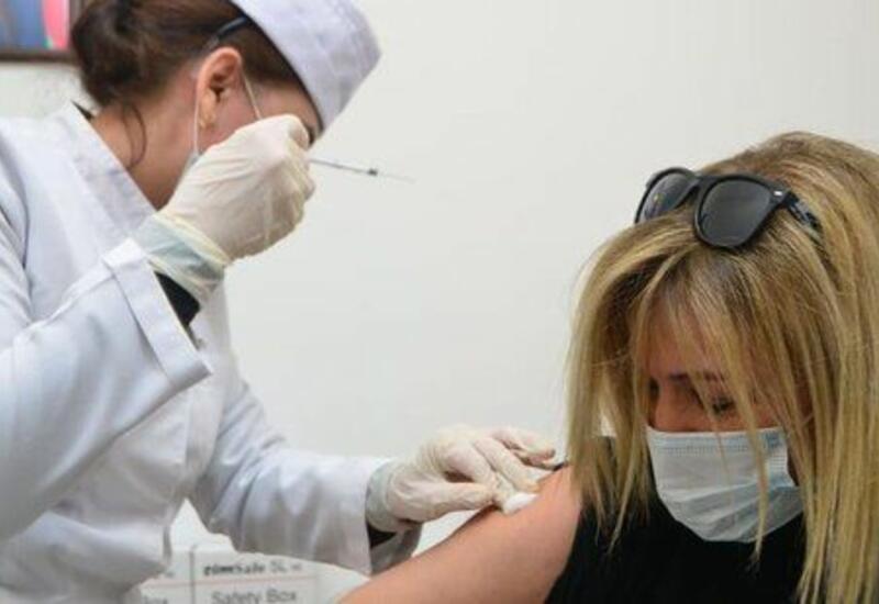 В Азербайджане вакцинироваться, возможно, придется 2 раза в год