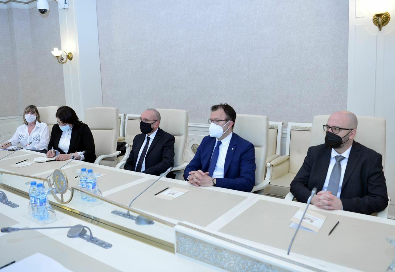 Азербайджан и Италия обсудили развитие сотрудничества