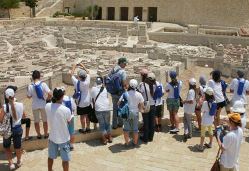 İsrail peyvənd olunmuş turistləri qəbul etməyə başlayacaq