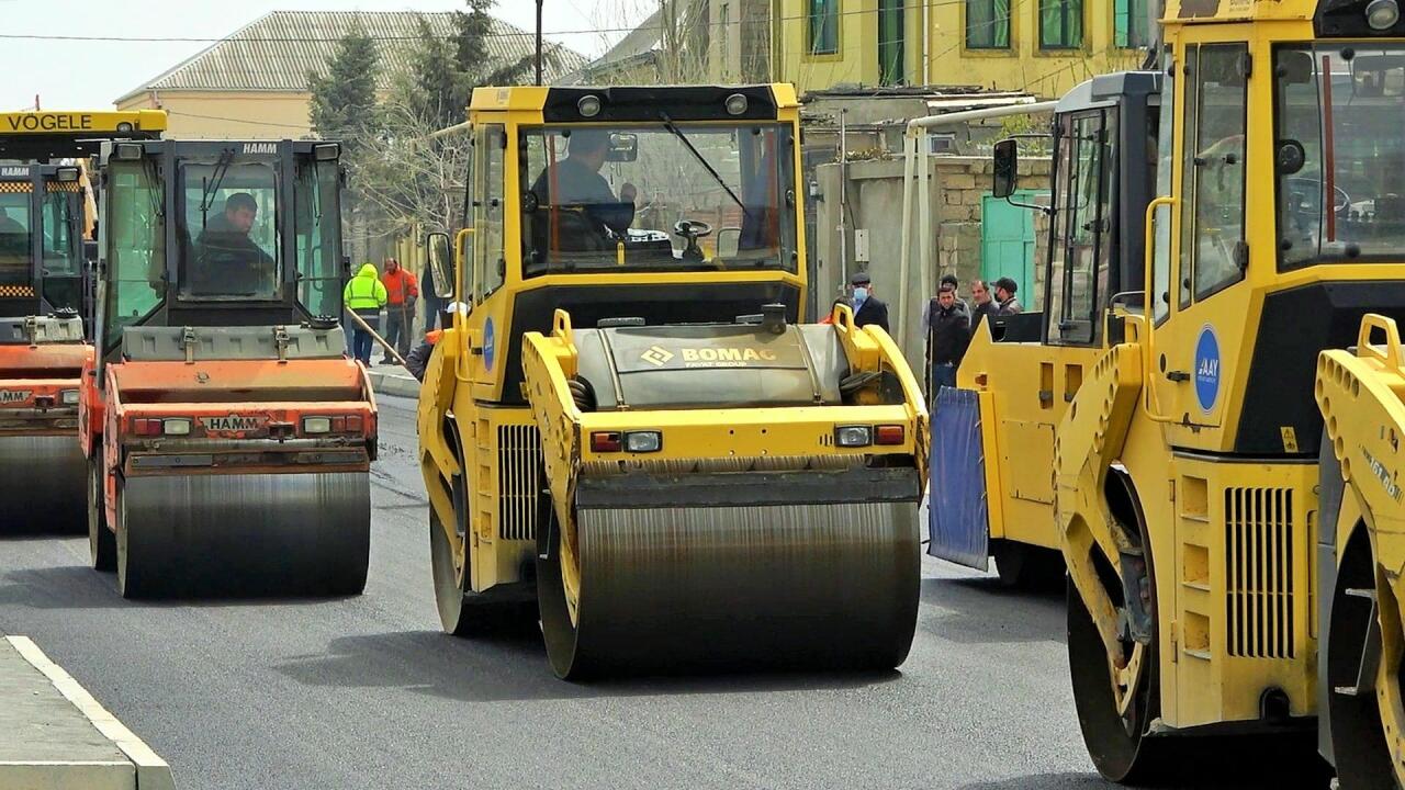 В одном из поселков Баку заканчивается ремонт улицы