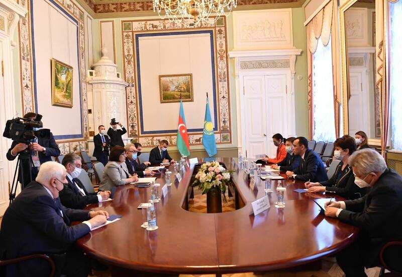 Спикер Милли Меджлиса встретилась с председателем Сената парламента Казахстана