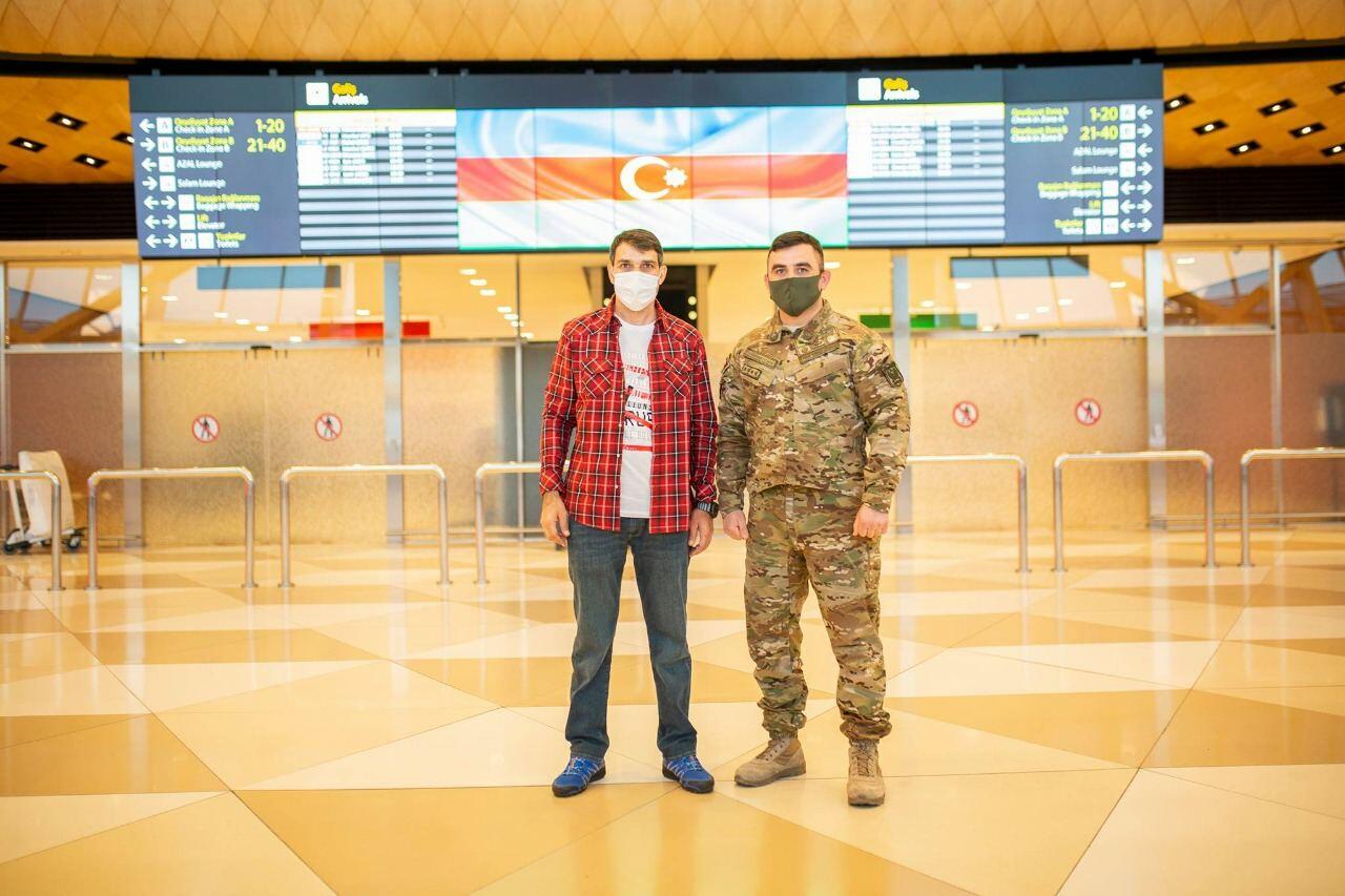 Прошедшие лечение в Турции два участника войны вернулись на родину