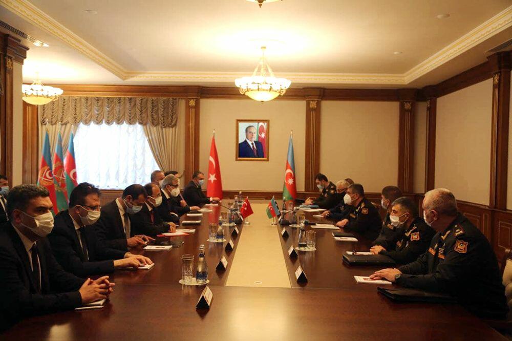 Баку и Анкара обсудили военно-техническое сотрудничество