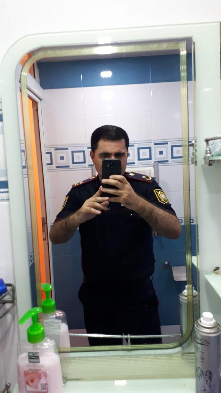 В Баку мужчина шантажировал женщин, представляясь полицейским