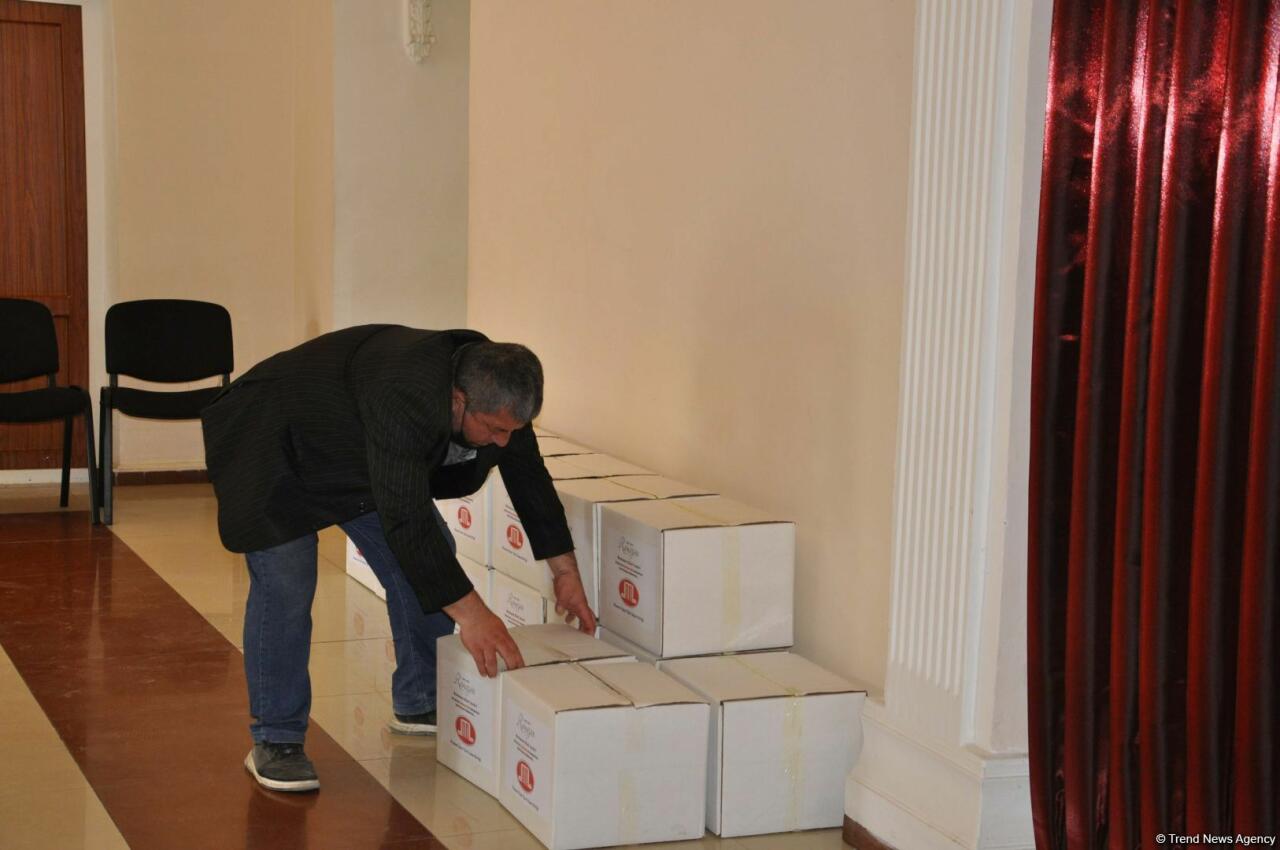 По инициативе депутата Севиль Микаиловой оказана продовольственная помощь семьям шехидов и малообеспеченным семьям в Худате