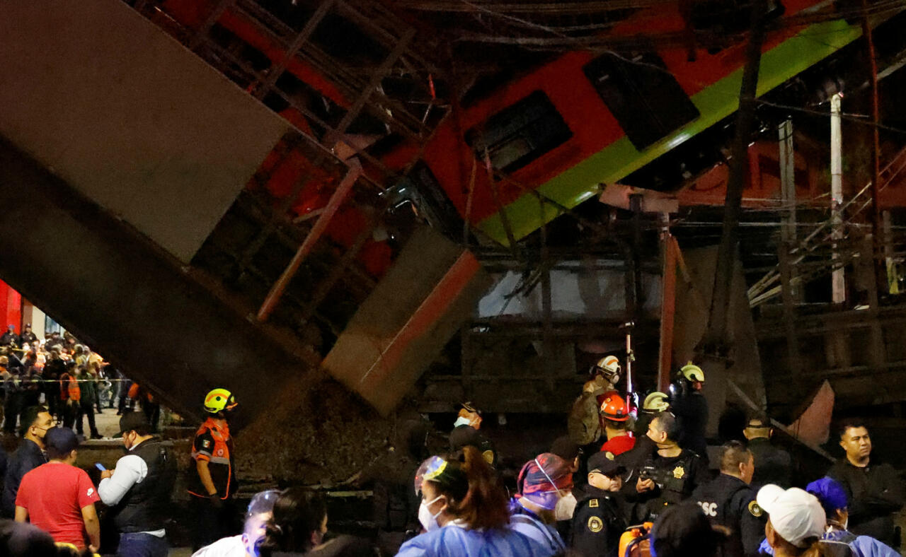 20 погибших: кадры с места обрушения метромоста в Мехико