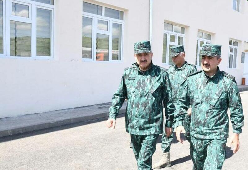 Магеррам Алиев и Эльчин Гулиев посетили воинскую часть на границе с Арменией