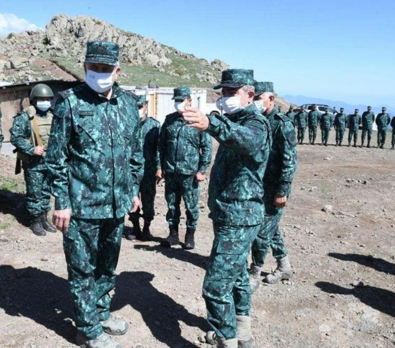 Магеррам Алиев и Эльчин Гулиев посетили воинскую часть на границе с Арменией