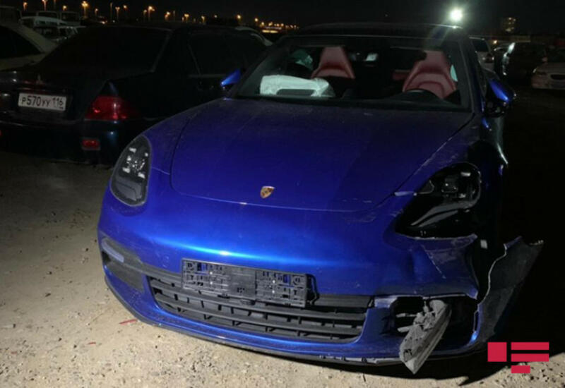 В Баку столкнулись Porsche и KIA - есть пострадавший
