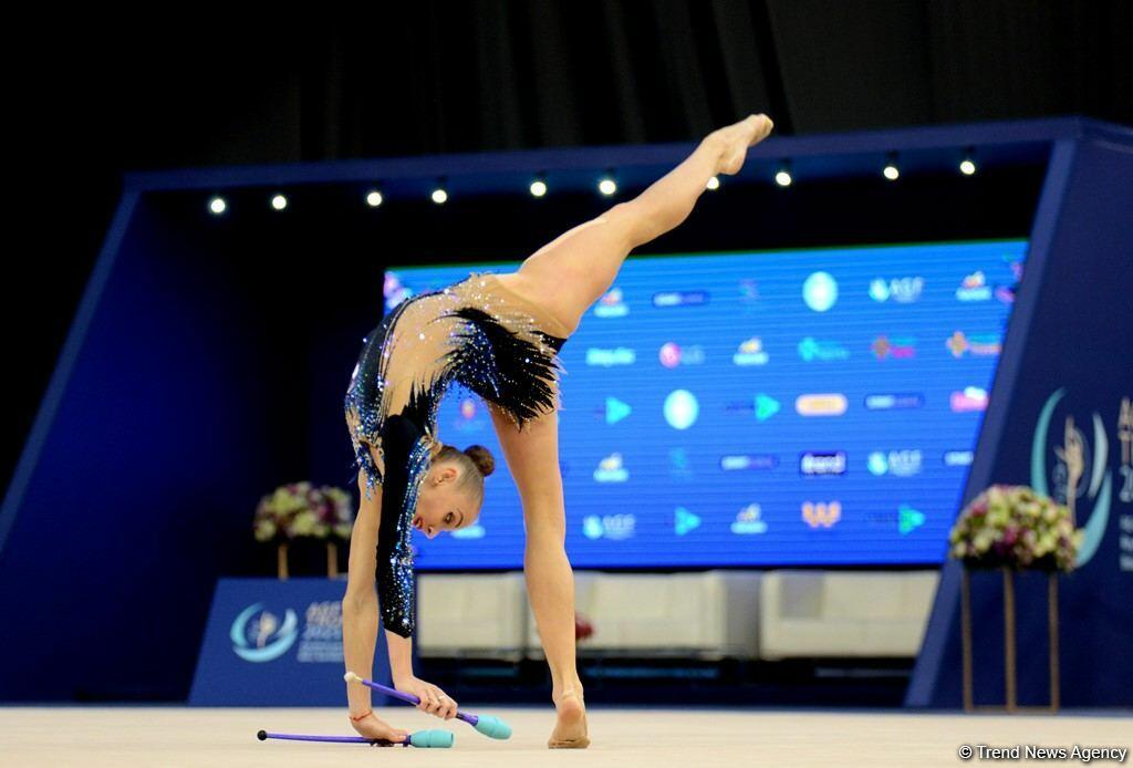 В Национальной арене гимнастики в Баку продолжаются соревнования Кубка мира