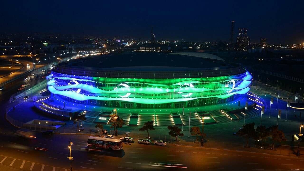 Sports baku. Баку Арена. Стадион Баку ночью. Олимпийский стадион Баку ночью. Спортивная Арена Баку.