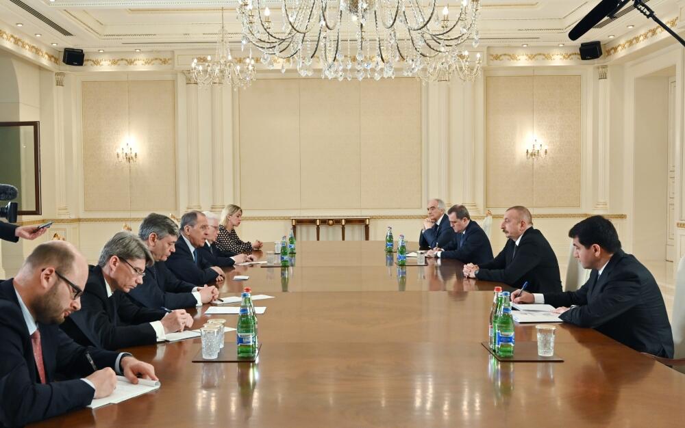Президент Ильхам Алиев принял делегацию во главе с министром иностранных дел РФ Сергеем Лавровым