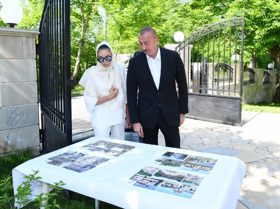 Президент Ильхам Алиев и Первая леди Мехрибан Алиева посетили Албанскую церковь Святой Девы Марии