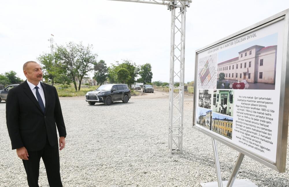 Президент Ильхам Алиев заложил фундамент нового здания Агдамской городской школы номер 1