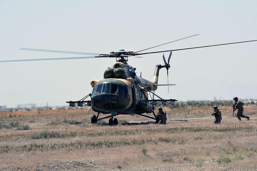 Азербайджанские военнослужащие участвуют в поисково-спасательных учениях в Турции