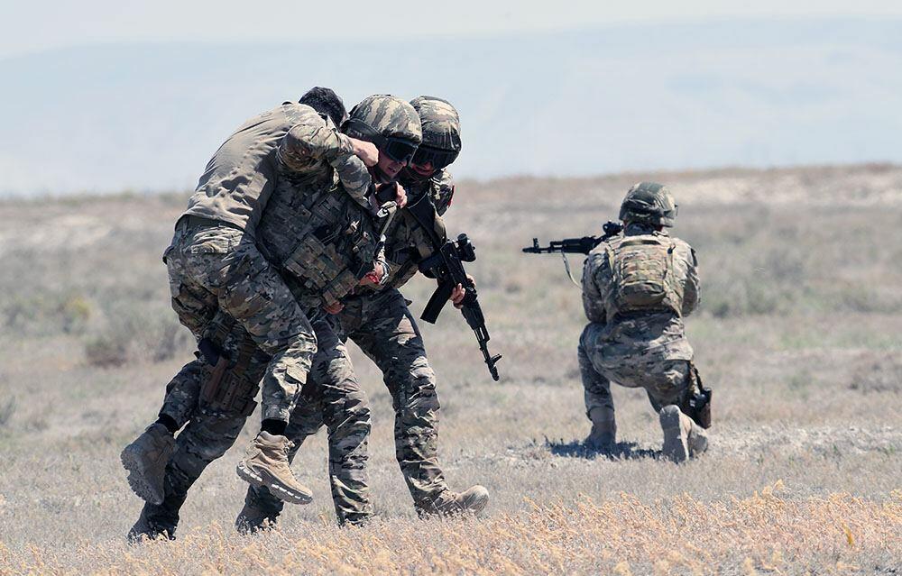 Азербайджанские военнослужащие участвуют в поисково-спасательных учениях в Турции