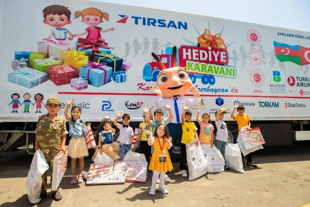 Фонд YAŞAT совместно с Федерацией детских игр и спортивных клубов Турции представил проект «Караван подарков»