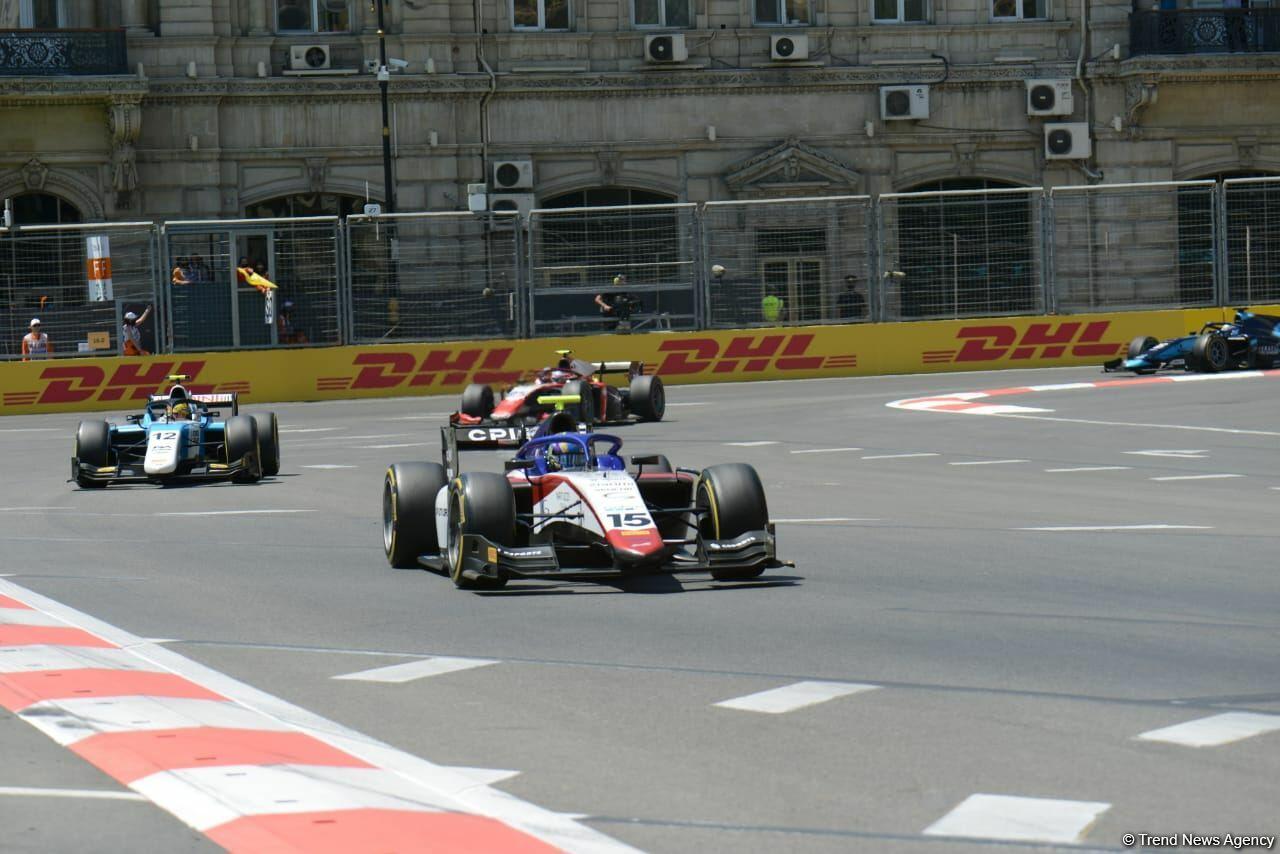 В рамках Гран-при Азербайджана стартовал спринт в классе Формулы-2