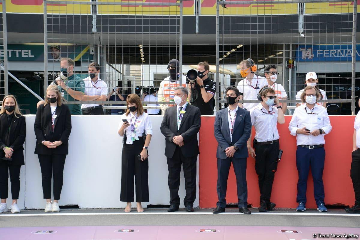 Церемония исполнения государственного гимна на Гран-при Азербайджана Формулы-1