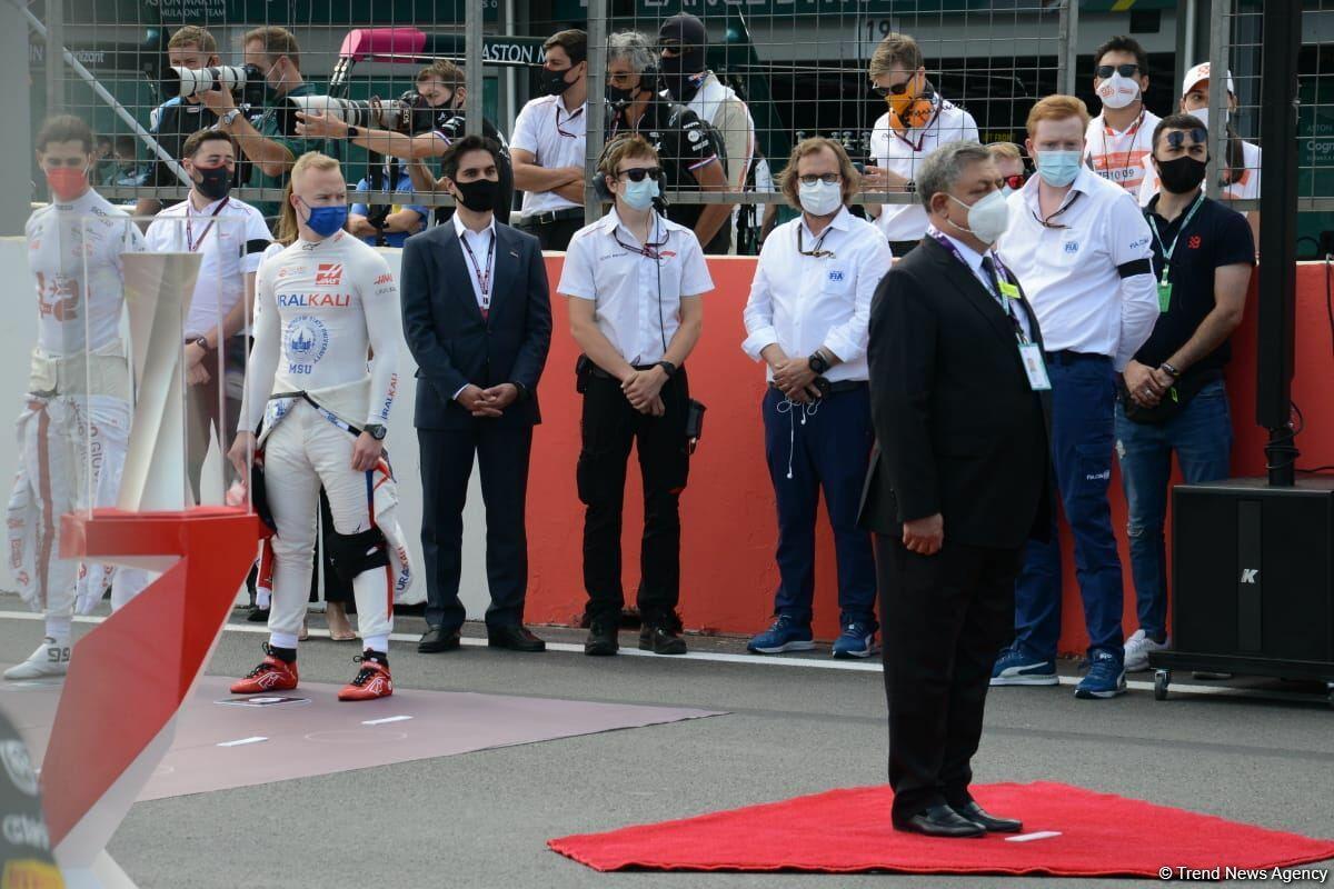 Церемония исполнения государственного гимна на Гран-при Азербайджана Формулы-1