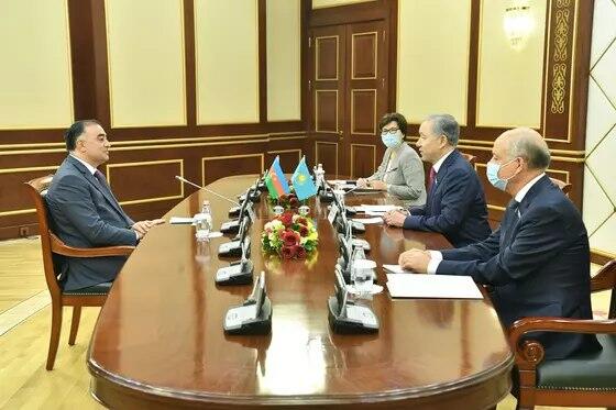 Баку и Астана планируют углубить торгово-экономическое сотрудничество