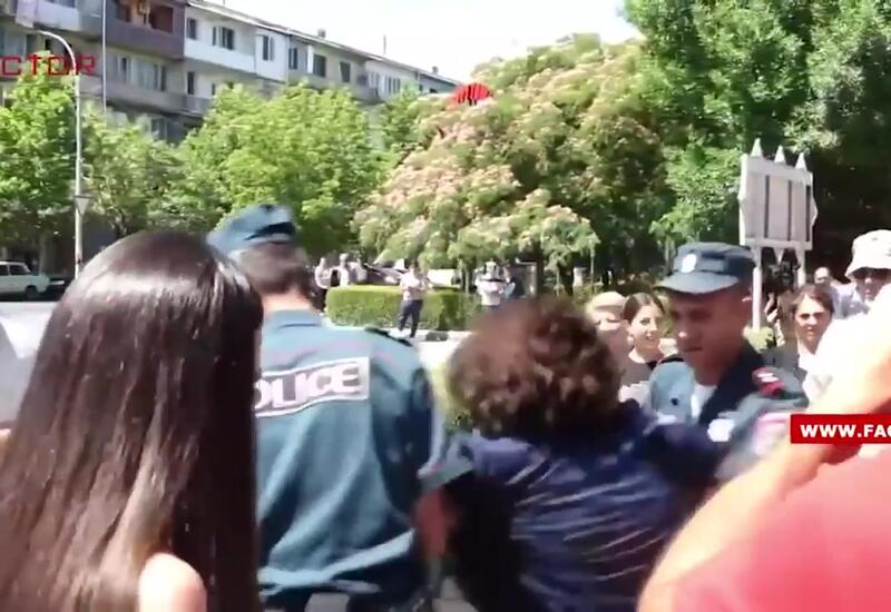 В Армении грубо задержали женщину, критиковавшую Пашиняна