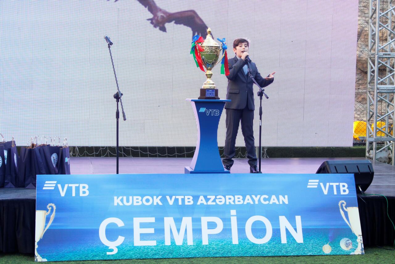 “Baku Sportinq” uşaq futbol klubunun təşəbbüsü ilə “Bank VTB Azərbaycan” kuboku adlı turniri baş tutmuşdur