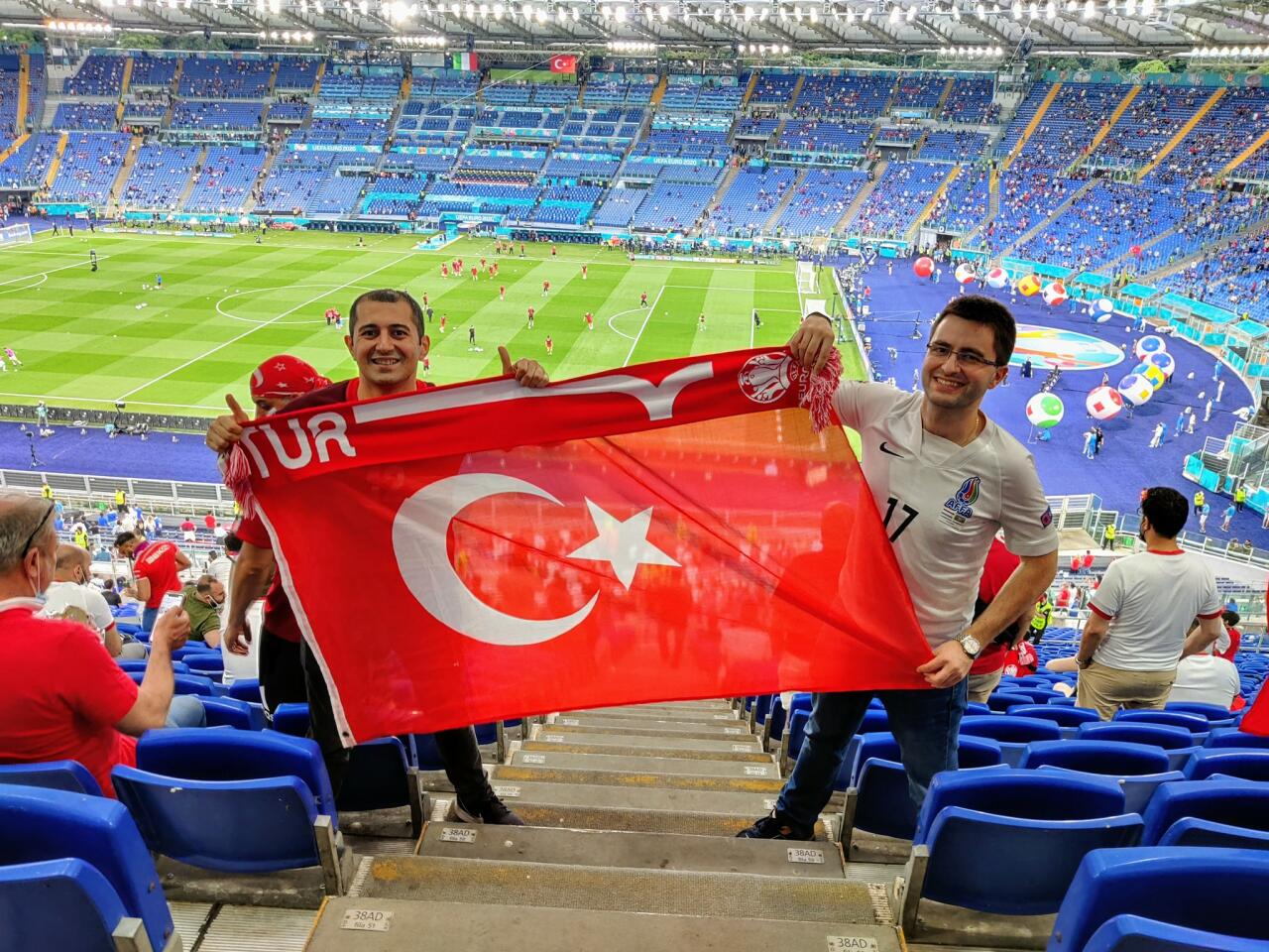 Azərbaycan bayraqları İtaliya - Türkiyə oyununa niyə buraxılmadı?