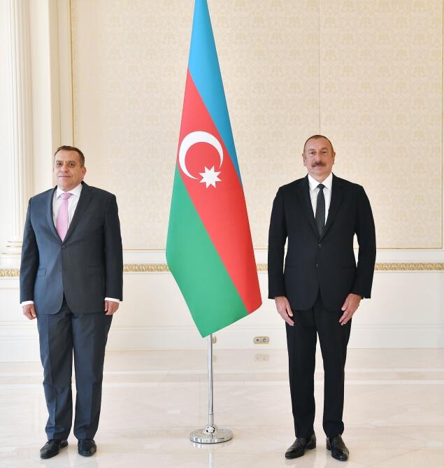 Президент Ильхам Алиев принял верительные грамоты новоназначенных послов-нерезидентов десяти стран в Азербайджане