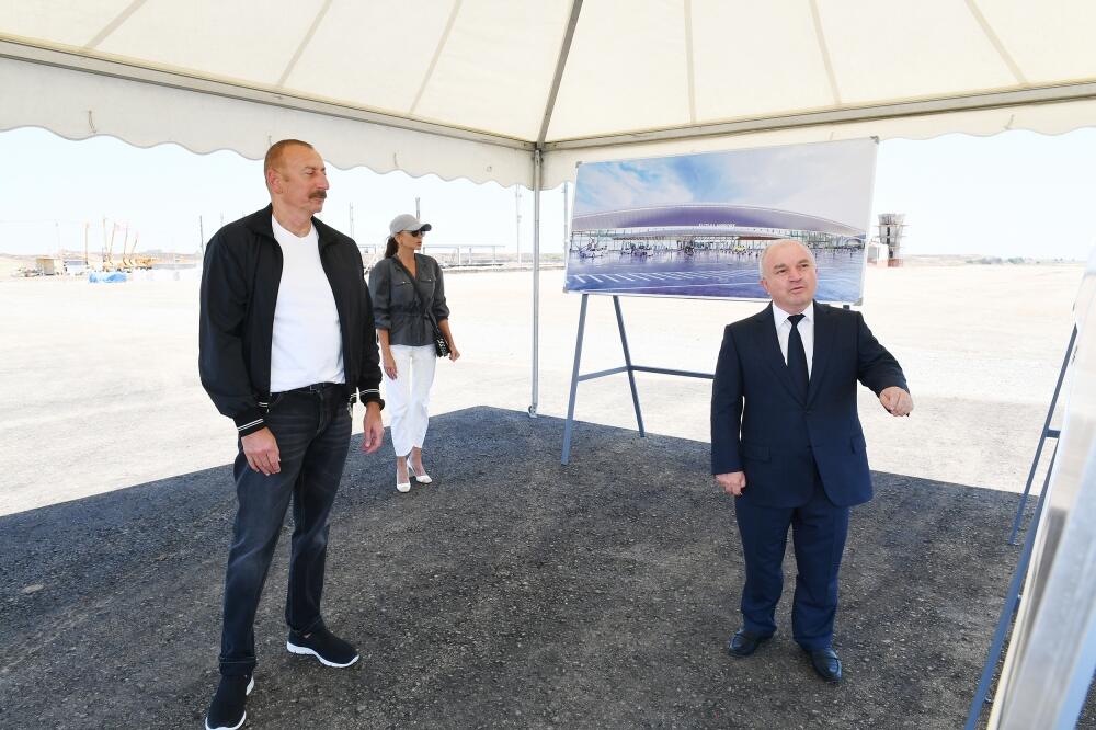 Президент Ильхам Алиев и Первая леди Мехрибан Алиева прибыли в Физулинский район, ознакомились с ходом строительных работ в международном аэропорту Физули