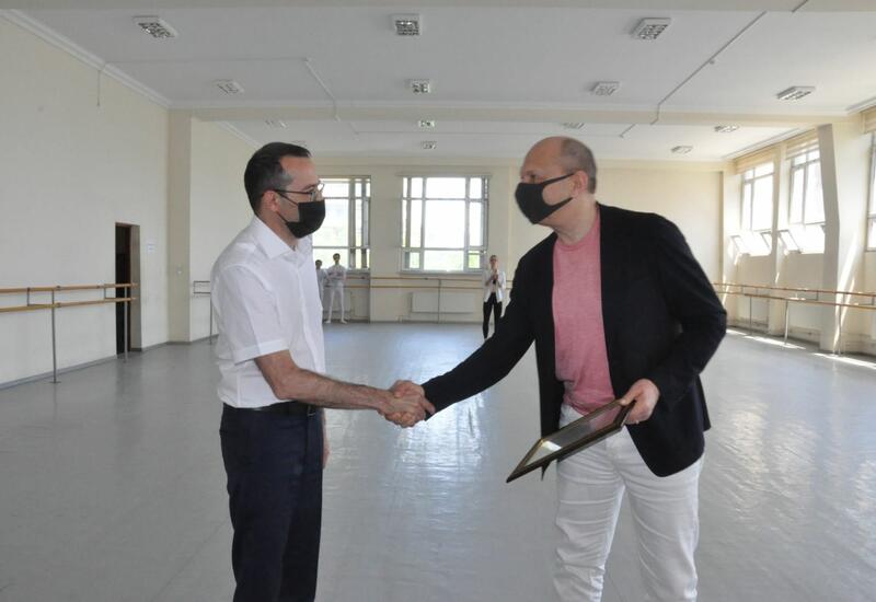 Всемирно известный хореограф посетил Бакинскую академию хореографии