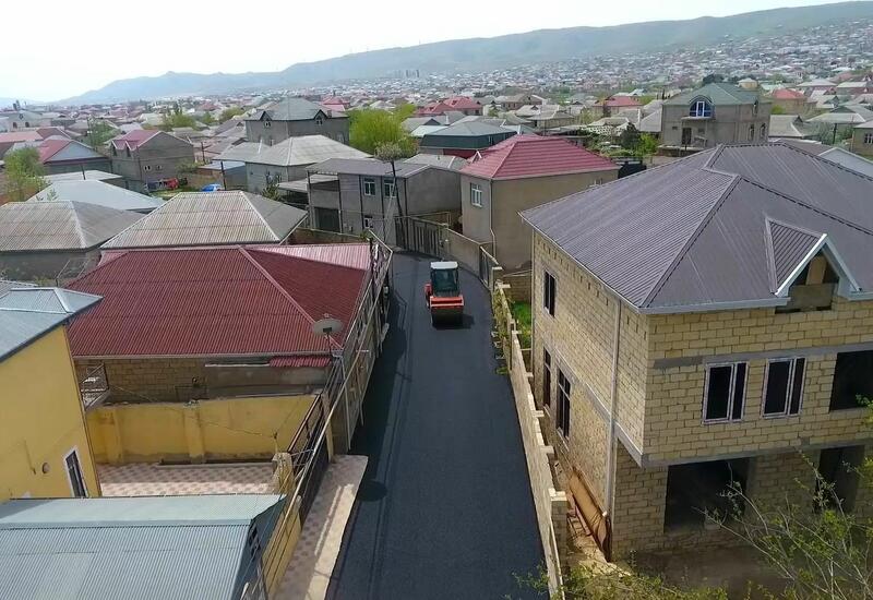 В бакинских поселках продолжается реконструкция дорог