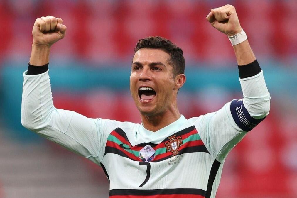 Ronaldo İnstaqramda bir reklamdan 1,6 milyon dollar qazanır - Vimarsana News