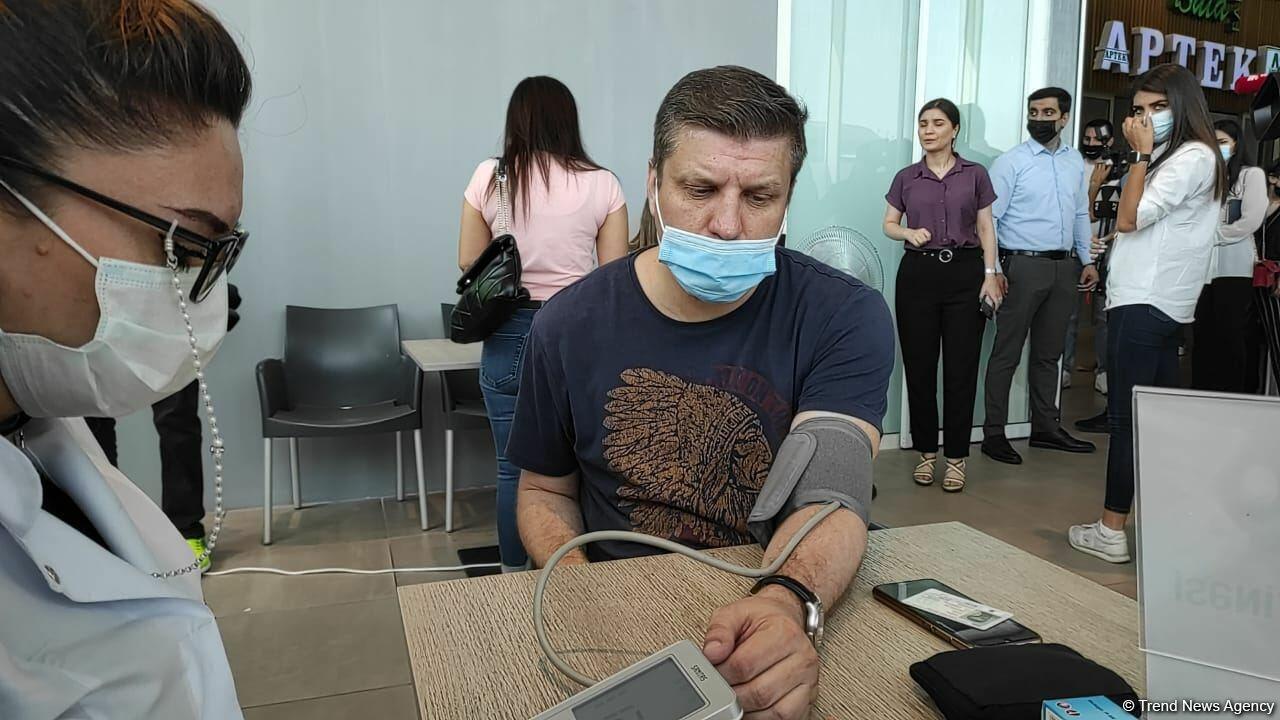 В Баку организована мобильная вакцинация