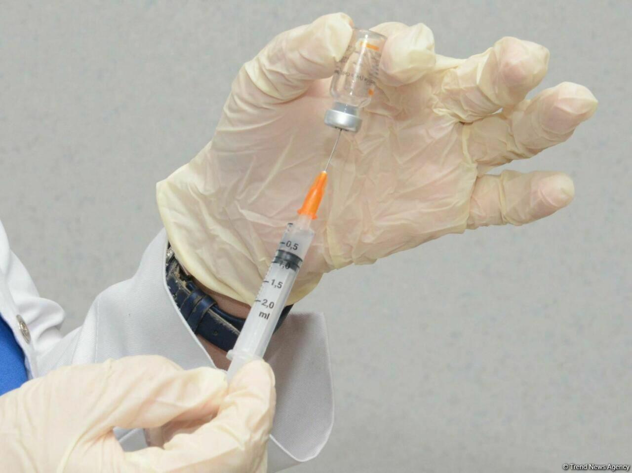 Швейцария задействует резервы вакцин
