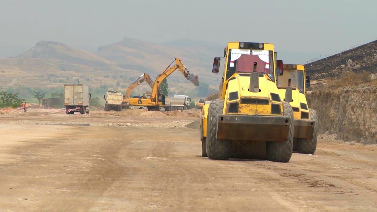 Xudafərin-Qubadlı-Laçın avtomobil yolunun 36 kilometrlik hissəsində torpaq işləri aparılır