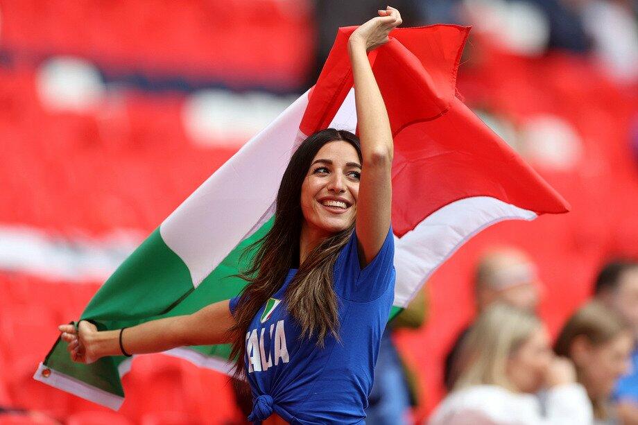 İtaliya Avro 2020-nin ilk finalçısı oldu