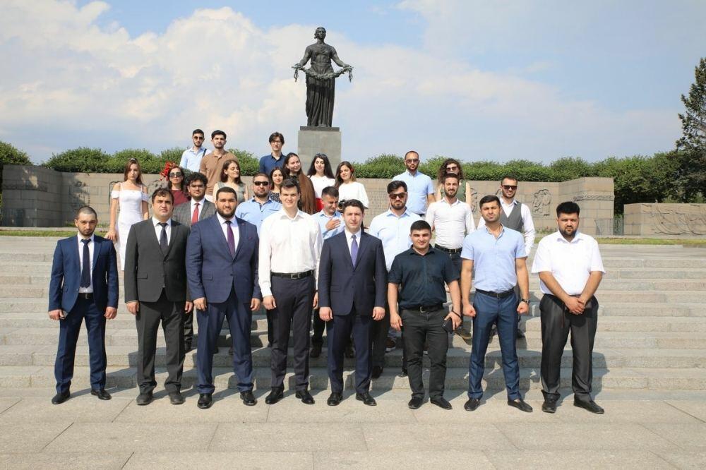 По инициативе председателя АМОР Лейлы Алиевой состоялся Межрегиональный форум этой организации