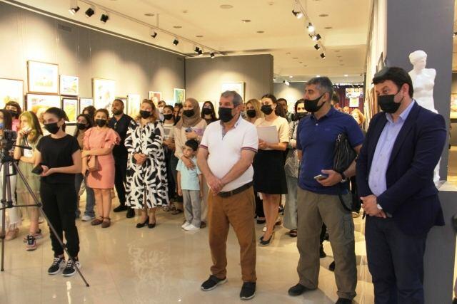 В Баку открылась выставка, посвященная проекту Su və rəng ahəngi 2021