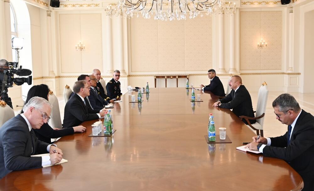 Президент Ильхам Алиев принял делегацию во главе с губернатором американского штата Оклахома