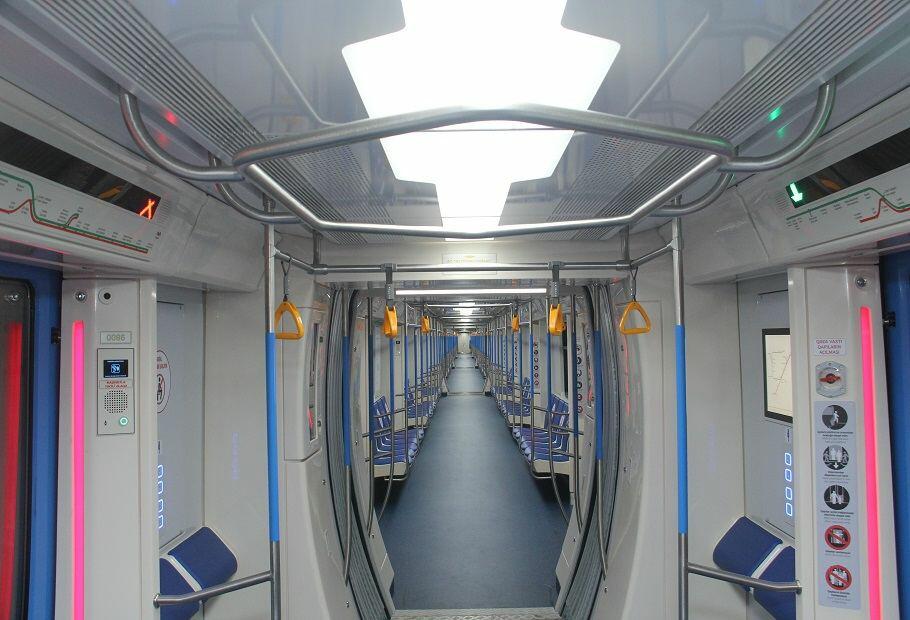 В бакинском метро появились четыре новых поезда