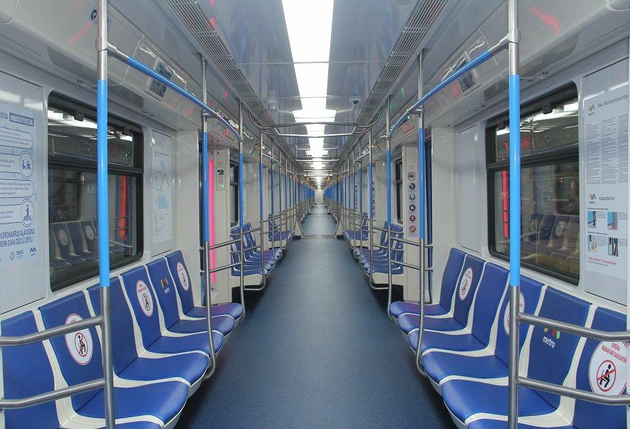 В бакинском метро появились четыре новых поезда