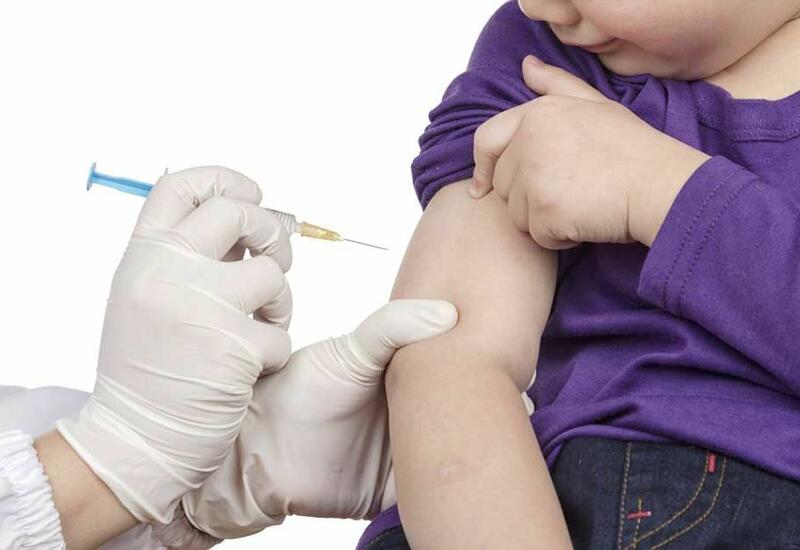 Еще одна страна разрешила прививать детей от коронавируса