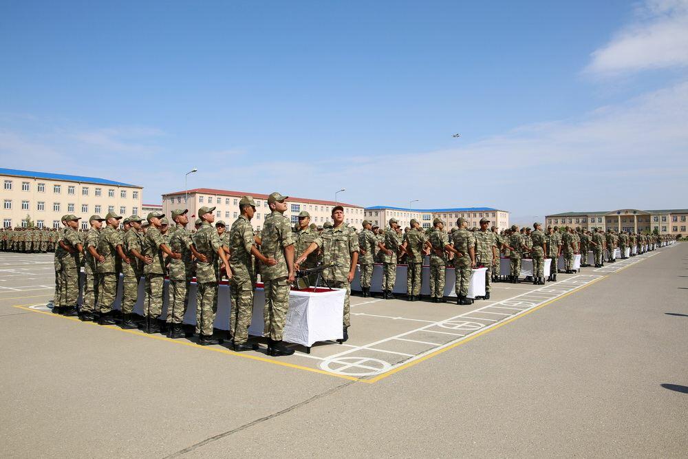 Əlahiddə Ümumqoşun Orduda gənc əsgərlərin andiçmə mərasimi keçirilib