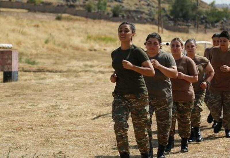 Власти Армении просят женщин служить в армии