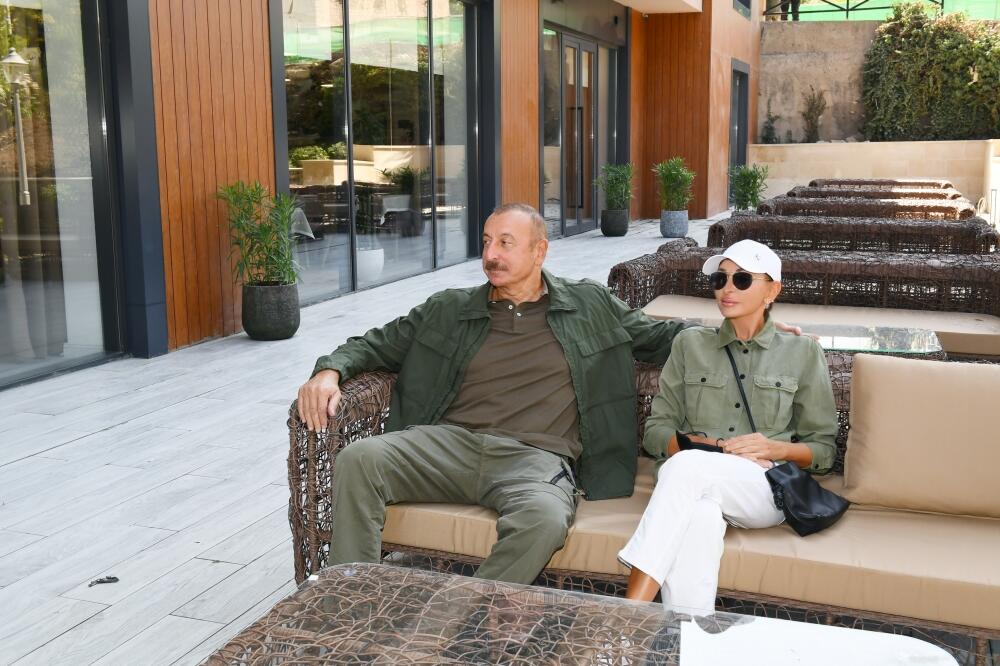 Президент Ильхам Алиев и Первая леди Мехрибан Алиева приняли участие в открытии отеля «Карабах» в Шуше