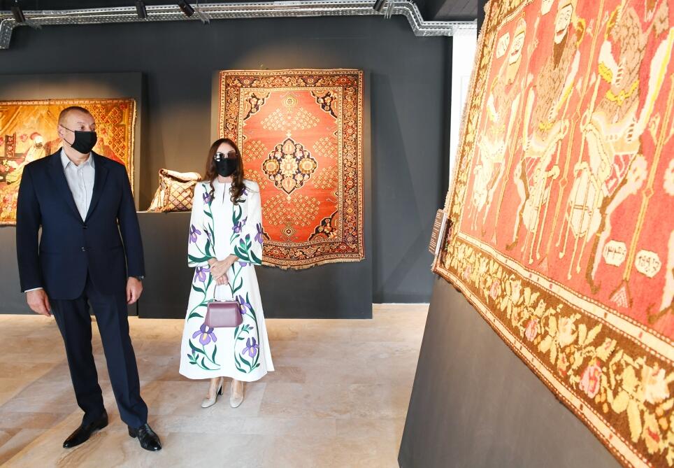 Президент Ильхам Алиев и Первая леди Мехрибан Алиева посмотрели выставки, организованные Фондом Гейдара Алиева в Шуше