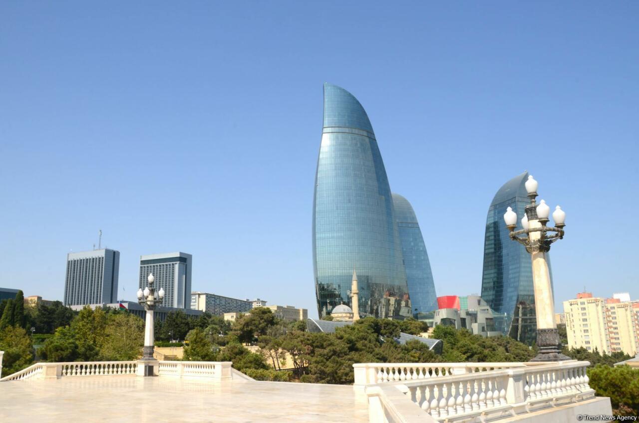 Баку: гармония старины и современности