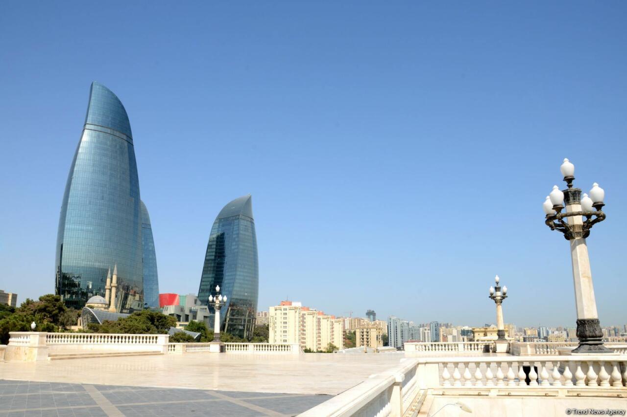 Баку: гармония старины и современности
