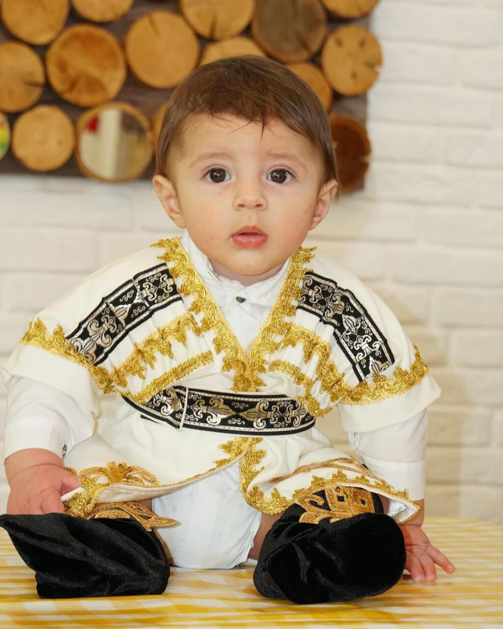 Tanınmış cütlüyün övladının xoş günü